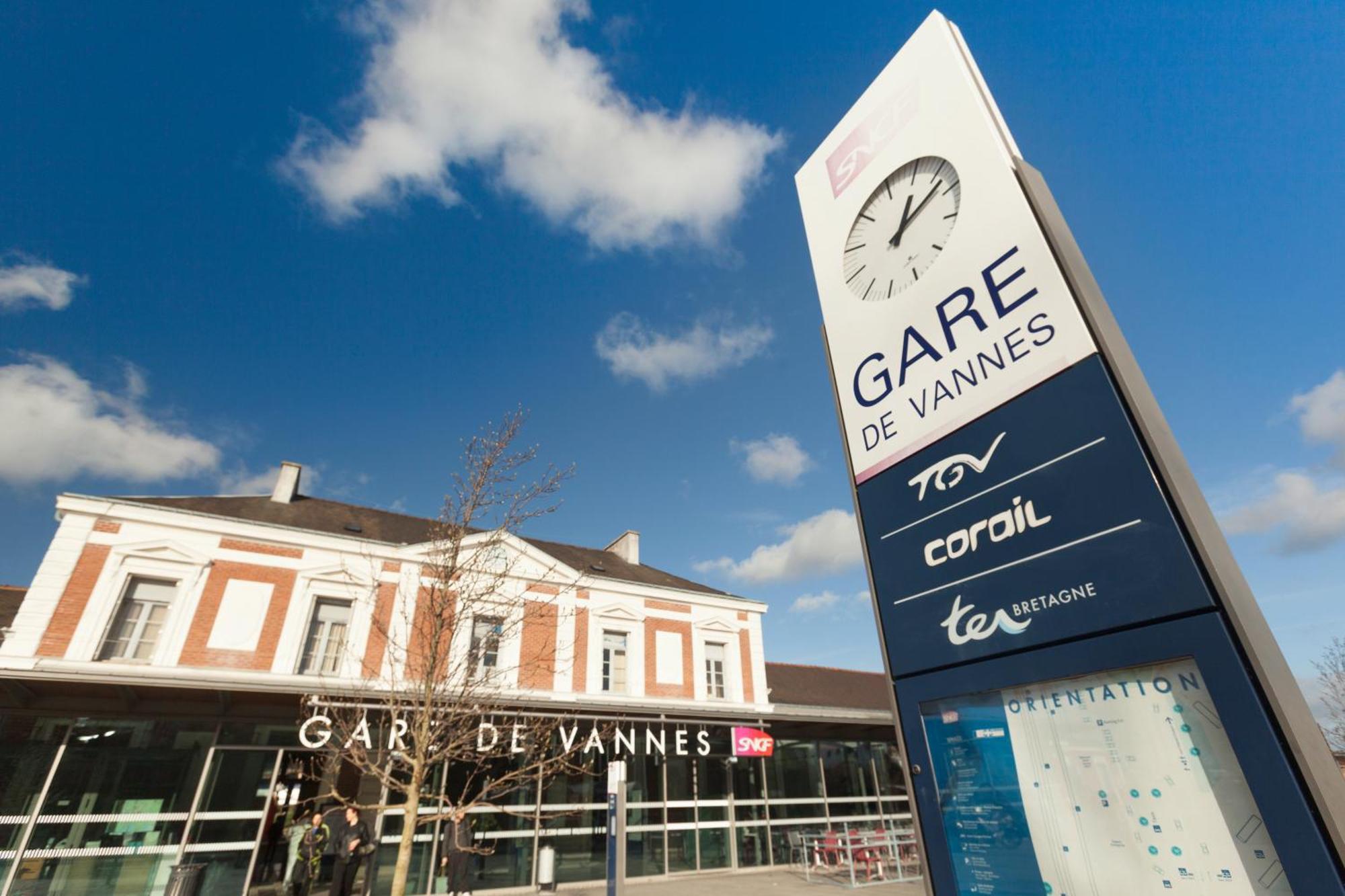 Ibis Styles Vannes Gare Centre Zewnętrze zdjęcie