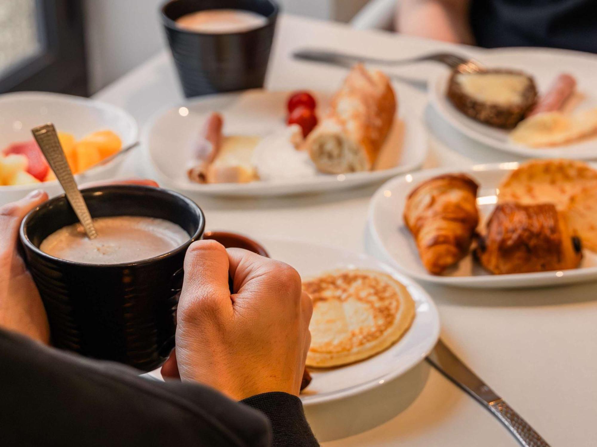 Ibis Styles Vannes Gare Centre Zewnętrze zdjęcie
