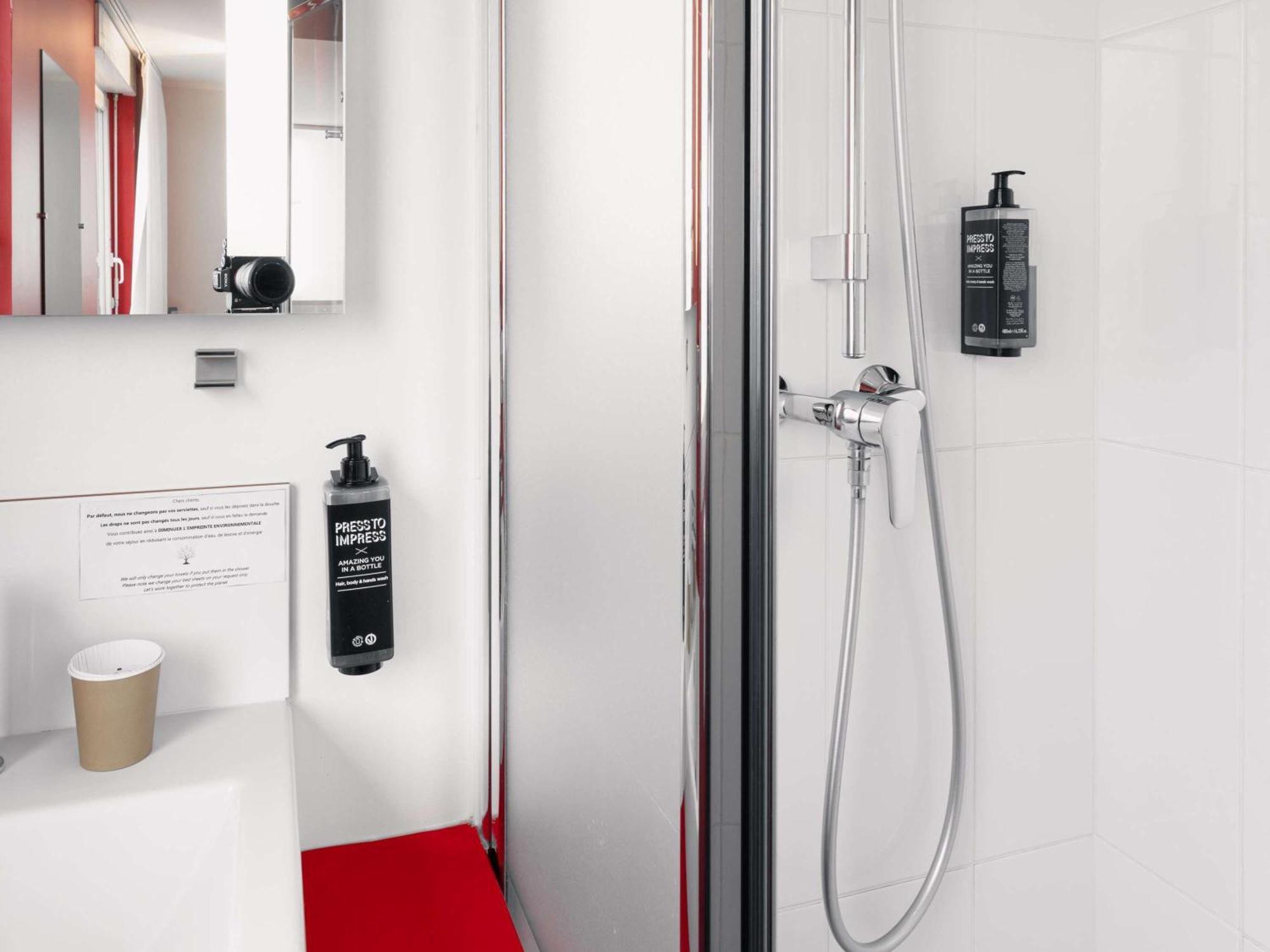 Ibis Styles Vannes Gare Centre Zewnętrze zdjęcie